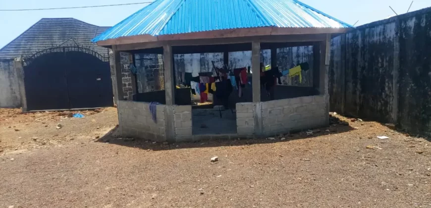 Compound in Thinkers Village