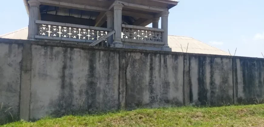 Compound in Thinkers Village