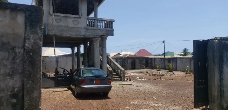 Compound in Thinkers Village